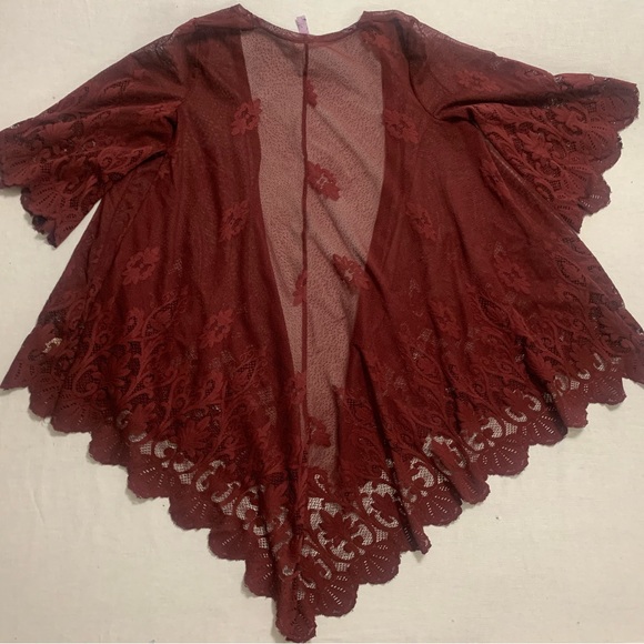 Lace Coverup! - Picture 5 of 7